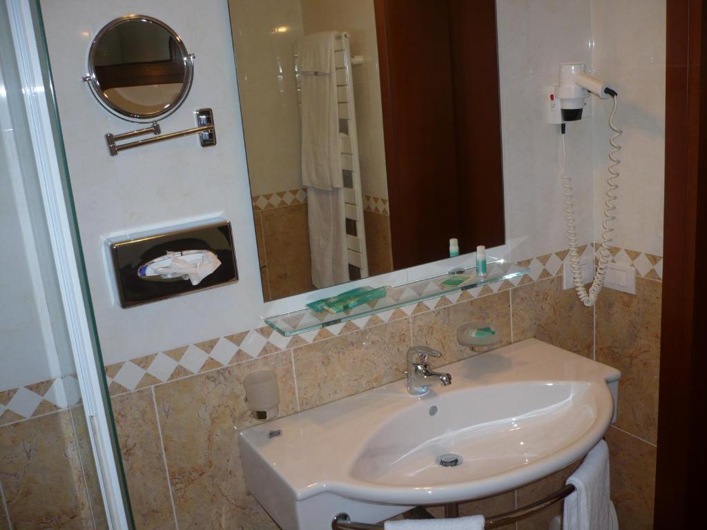 Hotel Ristorante Dotto Varago ห้อง รูปภาพ