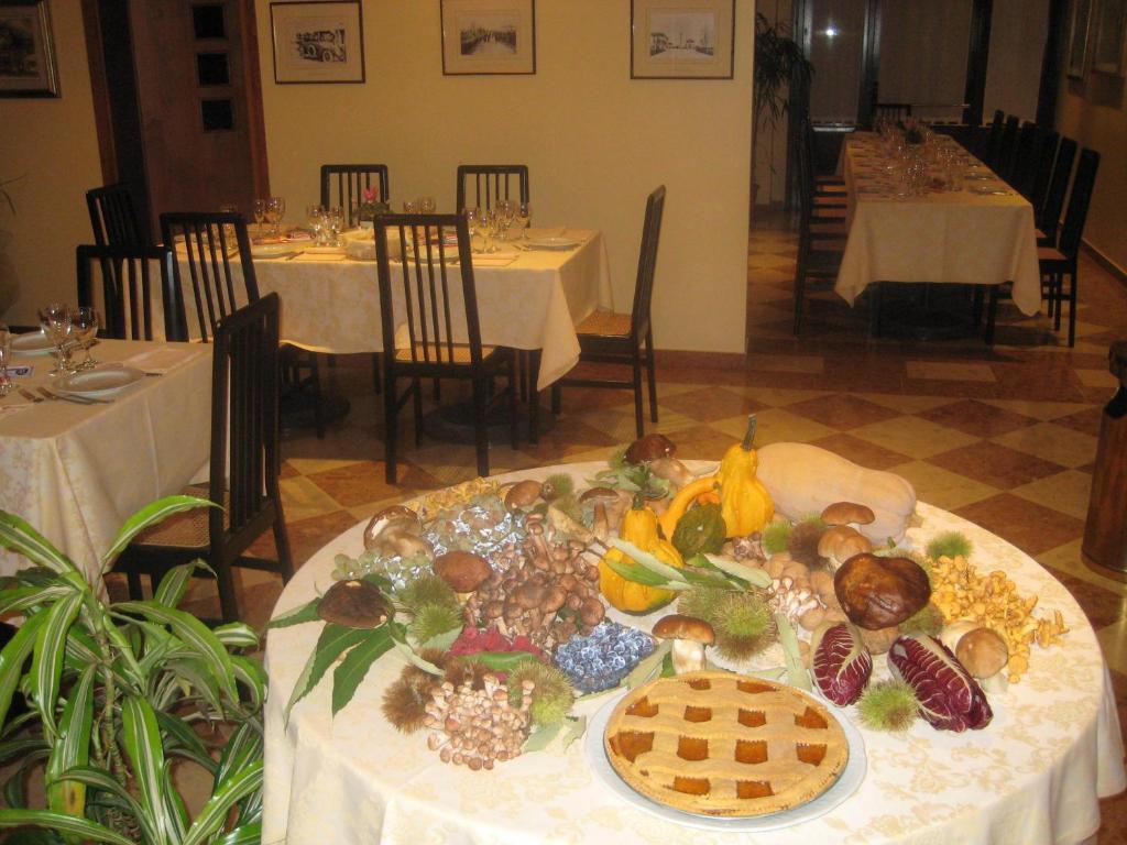 Hotel Ristorante Dotto Varago ภายนอก รูปภาพ